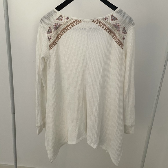 Altar’d State Women’s White Waffle Knit Embroided Long Sleeve Size Small - Picture 6 of 7